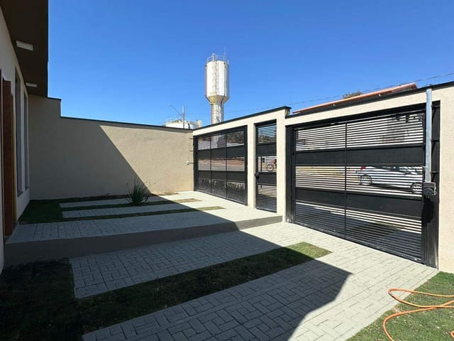 Casa com 200m² 3 quartos e 2 banheiros, à venda, no bairro Sierra em Extrema