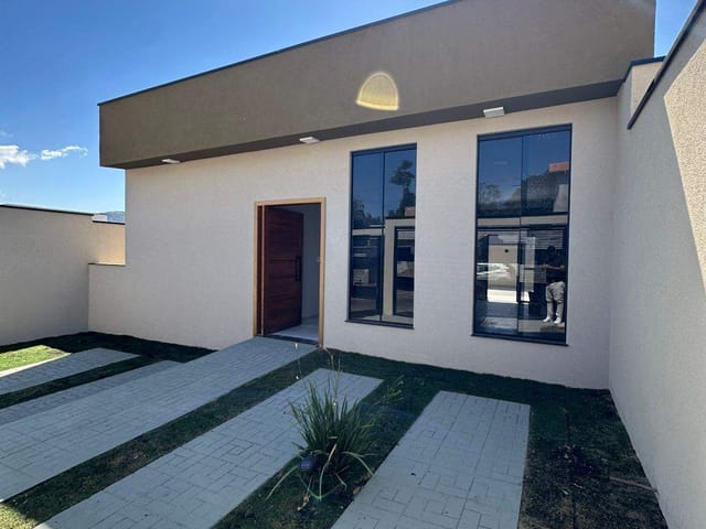 Casa com 200m² 3 quartos e 2 banheiros, à venda, no bairro Sierra em Extrema