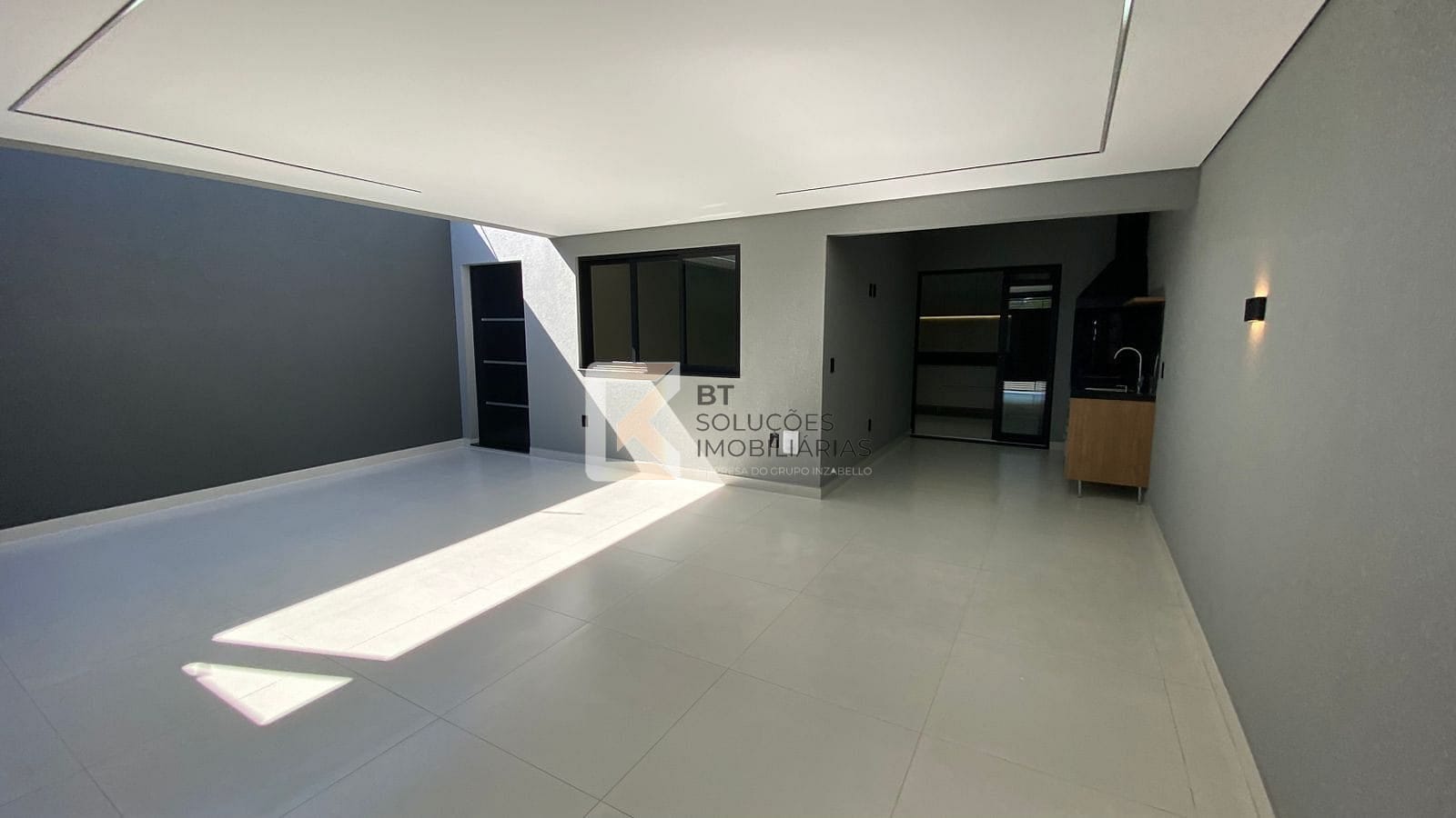 Casa à venda com 3 quartos, 115m² - Foto 2