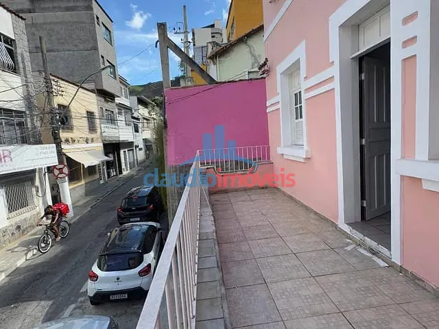 Casa com 224m² 3 quartos e 2 banheiros, à venda, no bairro Centro em Barra Mansa