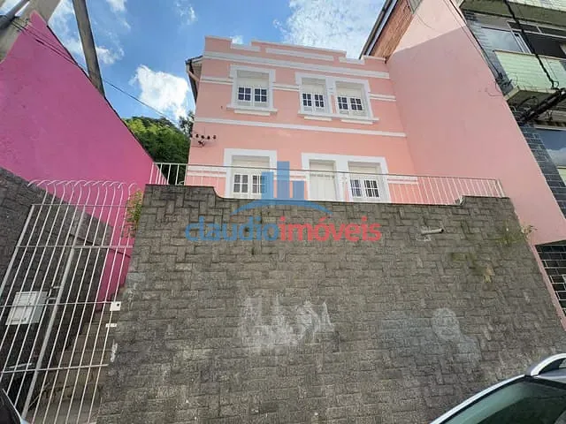 Casa com 224m² 3 quartos e 2 banheiros, à venda, no bairro Centro em Barra Mansa