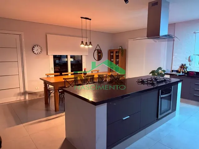 Casa com 371m² 5 quartos e 5 banheiros, à venda, no bairro Vila Santo Antônio em Cotia