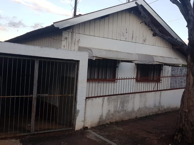 Casa com 462m², à venda, no bairro Jardim vitória em Cambé