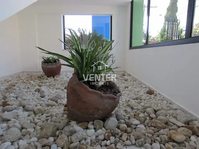 Casa com 465m², à venda, no bairro Piracangaguá em Taubaté