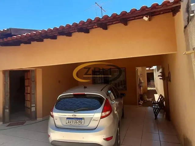 Casa com 250m² 3 quartos e 3 banheiros, à venda, no bairro Jardim Pequena Londres em Londrina