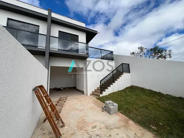 Casa com 25m² 3 quartos e 3 banheiros, à venda, no bairro Santa Terezinha em Colombo