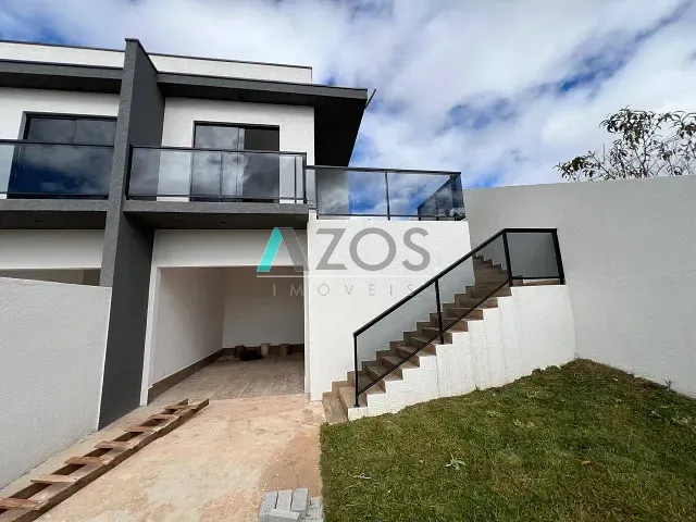Casa com 25m² 3 quartos e 3 banheiros, à venda, no bairro Santa Terezinha em Colombo