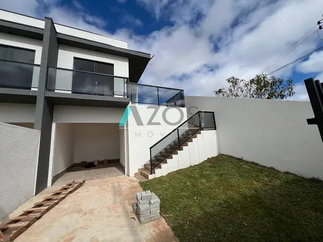 Casa com 25m² 3 quartos e 3 banheiros, à venda, no bairro Santa Terezinha em Colombo