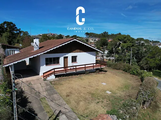 Casa com 860m² 4 quartos e 4 banheiros, à venda, no bairro Vila Nova SuÍça em Campos do Jordão