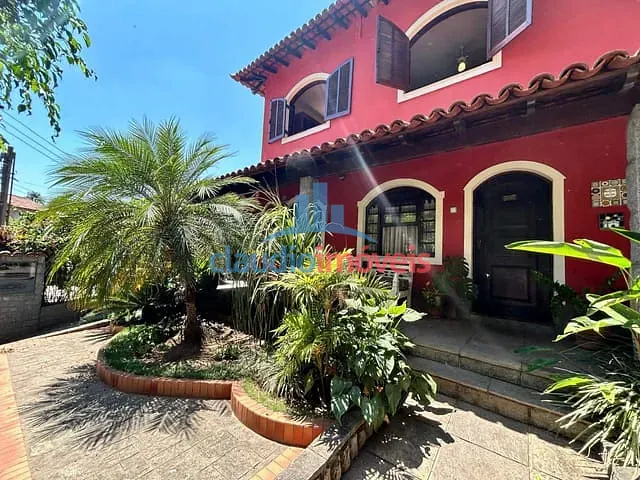 Casa com 360m² 4 quartos e 6 banheiros, à venda, no bairro Nossa Senhora de Fátima em Barra Mansa