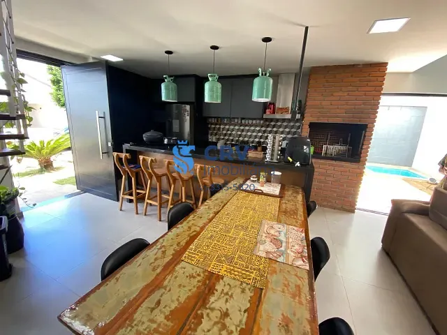 Casa com 254m² 3 quartos e 2 banheiros, à venda, no bairro Loteamento Morada das Flores em Cambé