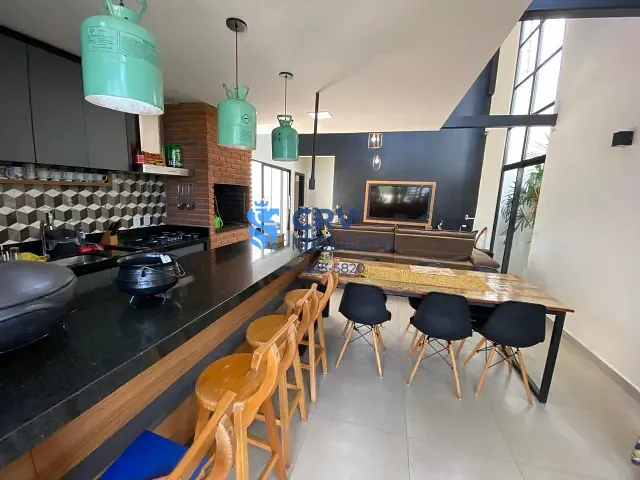 Casa com 254m² 3 quartos e 2 banheiros, à venda, no bairro Loteamento Morada das Flores em Cambé