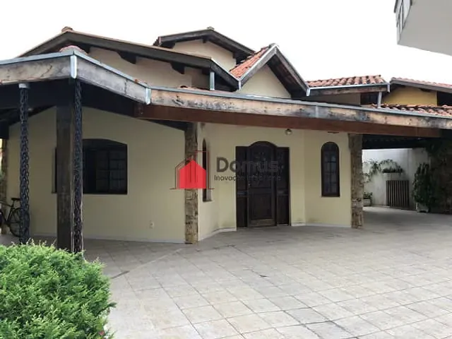 Casa com 720m², à venda, no bairro Jardim Residencial Doutor Lessa em Pindamonhangaba