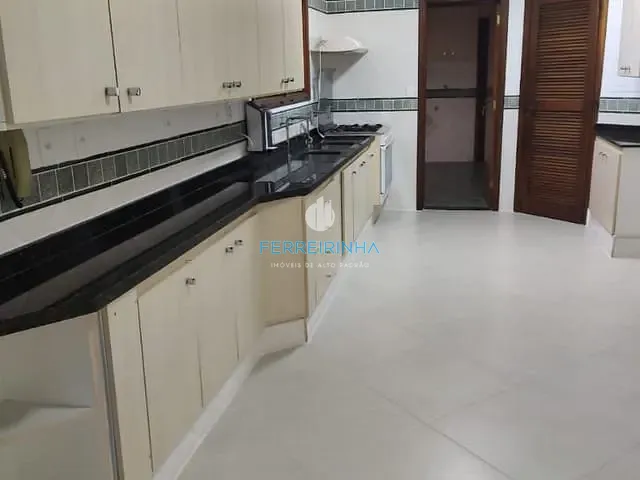 Casa com 390m² 3 quartos e 4 banheiros, à venda ou para alugar, no bairro Urbanova em São José dos Campos