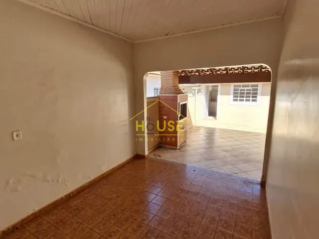Casa com 300m² 3 quartos e 1 banheiro, à venda, no bairro Patrimônio Novo em Votuporanga