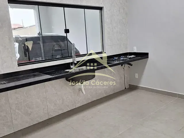 Casa com 225m² 3 quartos e 2 banheiros, à venda, no bairro Recanto dos Pássaros em Cuiabá
