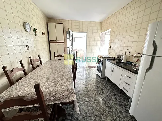 Casa com 188m² 4 quartos e 2 banheiros, à venda, no bairro Jardim das Indústrias em São José dos Campos
