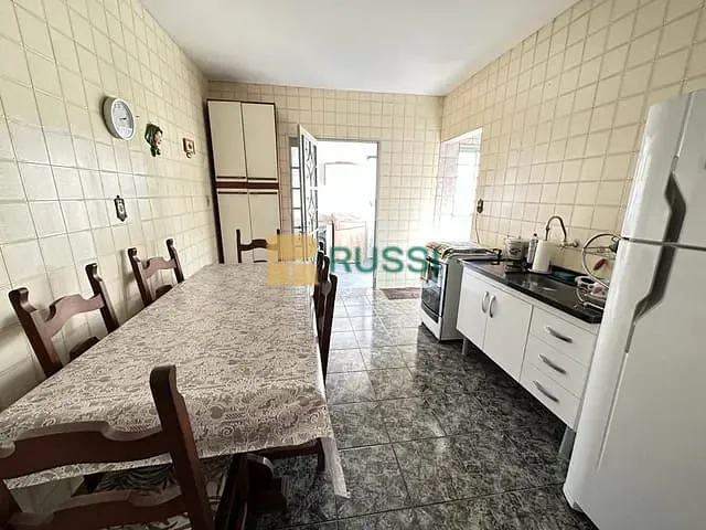 Casa com 188m² 4 quartos e 2 banheiros, à venda, no bairro Jardim das Indústrias em São José dos Campos