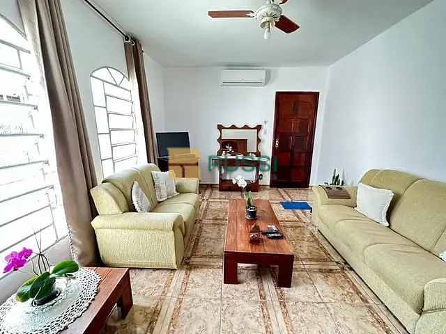 Casa com 188m² 4 quartos e 2 banheiros, à venda, no bairro Jardim das Indústrias em São José dos Campos