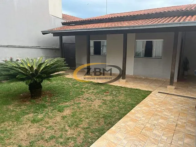 Casa com 300m² 3 quartos e 1 banheiro, à venda, no bairro Cafezal em Londrina