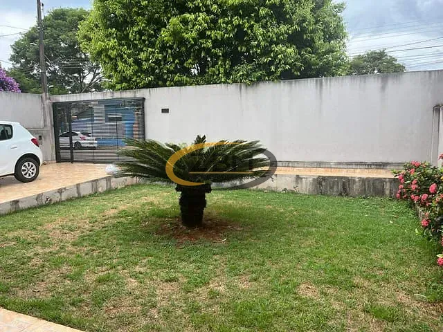 Casa com 300m² 3 quartos e 1 banheiro, à venda, no bairro Cafezal em Londrina