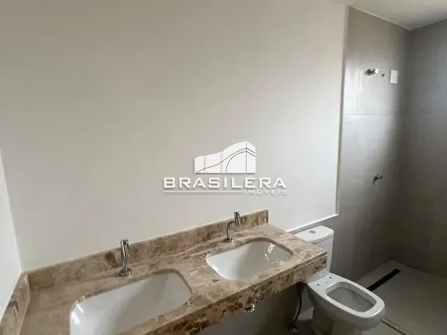 Casa 4 quartos e 4 banheiros, à venda, no bairro Jardim Goiás em Goiânia