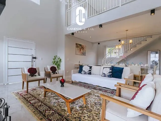 Casa com 920m² 3 quartos e 4 banheiros, à venda, no bairro Vila Natal em Campos do Jordão