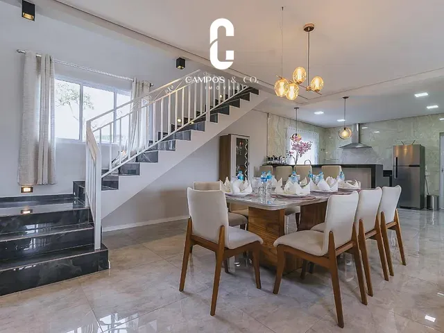Casa com 920m² 3 quartos e 4 banheiros, à venda, no bairro Vila Natal em Campos do Jordão