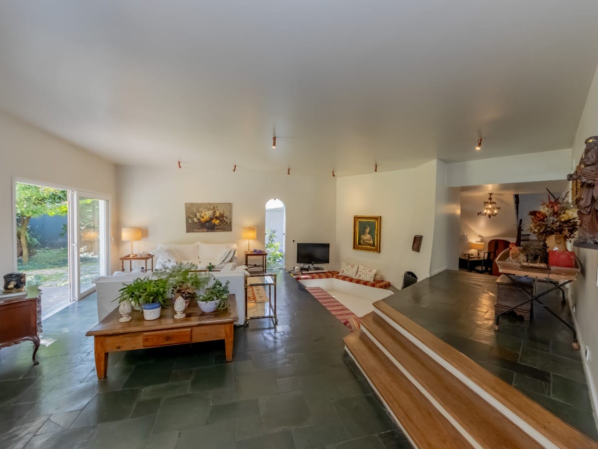 Casa para venda em Real Parque com 4 quartos, sendo 2 suítes, 295m²