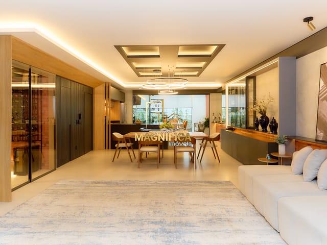 Casa 3 quartos e 7 banheiros, à venda, no bairro Uberaba em Curitiba