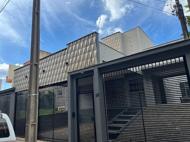 Casa com 360m² 3 quartos e 3 banheiros, à venda, no bairro Jardim Vila Rica em Cambé
