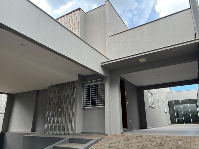 Casa com 360m² 3 quartos e 3 banheiros, à venda, no bairro Jardim Vila Rica em Cambé