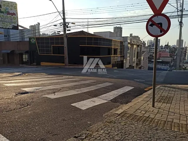 Casa com 320m², à venda, no bairro Centro em Ponta Grossa