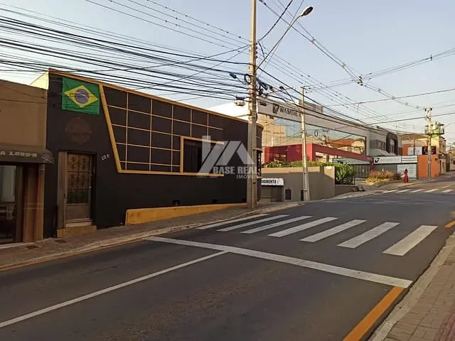 Casa com 320m², à venda, no bairro Centro em Ponta Grossa