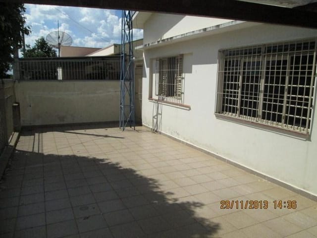 Casa com 275m² 3 quartos e 2 banheiros, para alugar, no bairro Jardim dos Calegaris em Paulínia