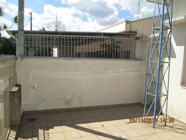 Casa com 275m² 3 quartos e 2 banheiros, para alugar, no bairro Jardim dos Calegaris em Paulínia