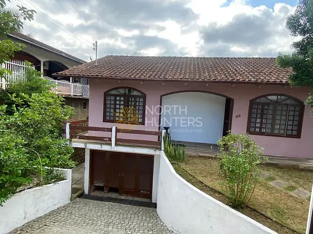 Casa com 183m² 3 quartos e 3 banheiros, à venda, no bairro Iririú em Joinville