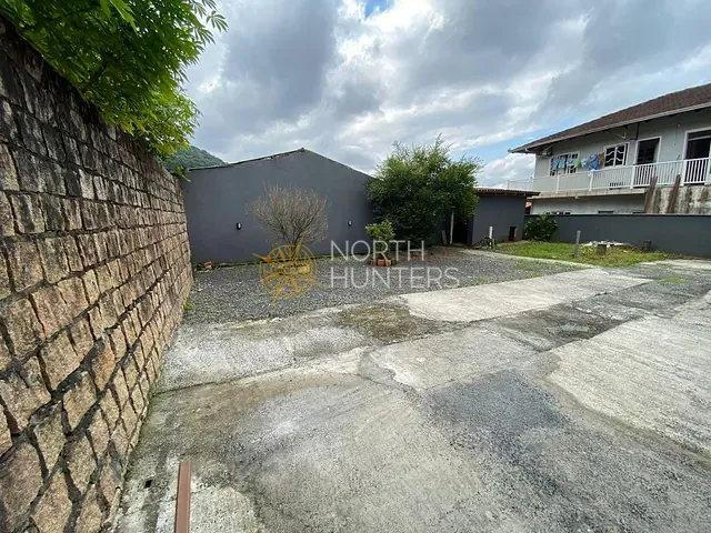 Casa com 183m² 3 quartos e 3 banheiros, à venda, no bairro Iririú em Joinville