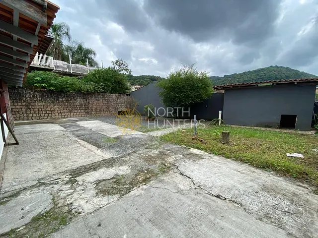 Casa com 183m² 3 quartos e 3 banheiros, à venda, no bairro Iririú em Joinville