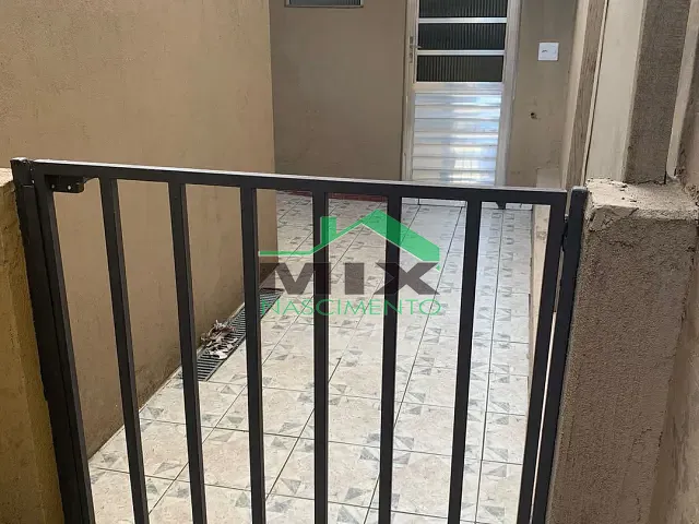Casa com 35m² 1 quarto e 1 banheiro, para alugar, no bairro Taboão em São Bernardo do Campo