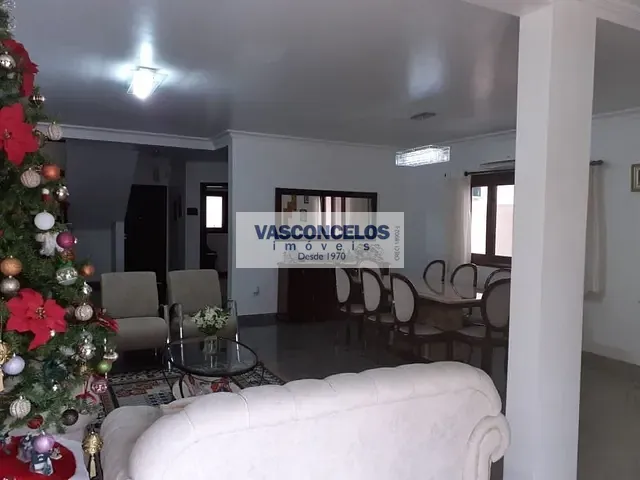 Casa com 360m² 4 quartos e 5 banheiros, à venda, no bairro Jardim das Colinas em São José dos Campos