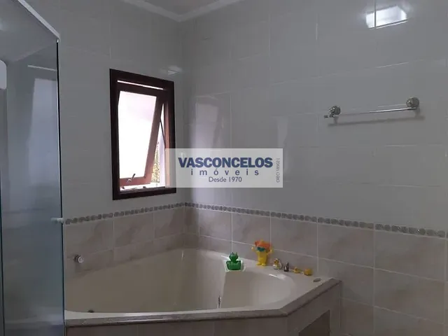 Casa com 360m² 4 quartos e 5 banheiros, à venda, no bairro Jardim das Colinas em São José dos Campos
