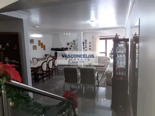 Casa com 360m² 4 quartos e 5 banheiros, à venda, no bairro Jardim das Colinas em São José dos Campos