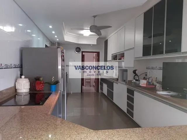Casa com 360m² 4 quartos e 5 banheiros, à venda, no bairro Jardim das Colinas em São José dos Campos