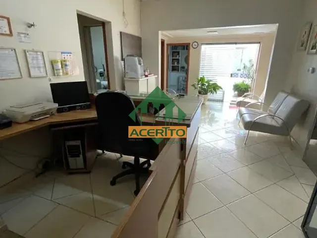 Casa com 425m² 5 quartos e 8 banheiros, à venda, no bairro Vila Santo Antônio em Araçatuba