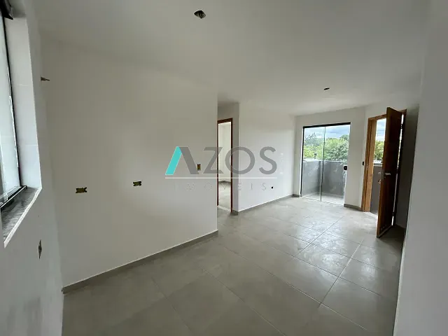 Casa 2 quartos e 1 banheiro, à venda, no bairro Embu em Colombo