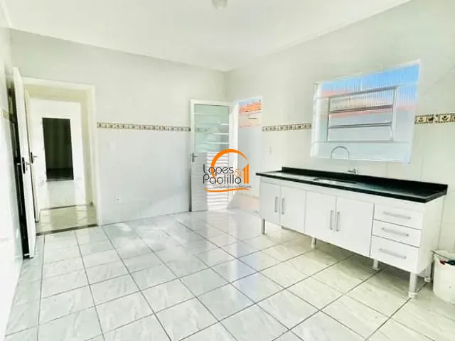 Casa com 150m² 3 quartos e 2 banheiros, para alugar, no bairro Jardim Alvinópolis em Atibaia