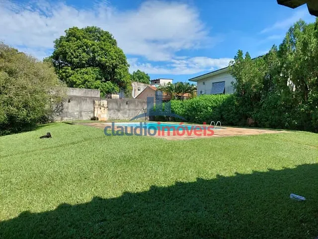 Casa com 1600m² 4 quartos e 3 banheiros, à venda ou para alugar, no bairro Saudade em Barra Mansa