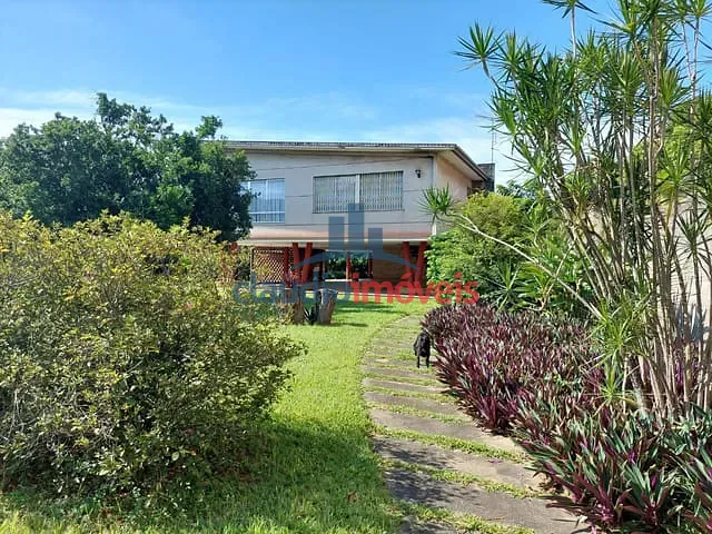 Casa com 1600m² 4 quartos e 3 banheiros, à venda ou para alugar, no bairro Saudade em Barra Mansa