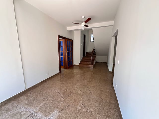 Casa com 250m² 3 quartos e 5 banheiros, para alugar, no bairro Alto da Colina em Londrina